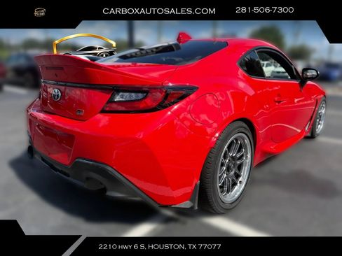 Used 2022 Toyota GR86 Premium RWD image 5