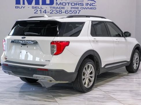 Used 2020 Ford Explorer XLT w/ Equipment Group 202A AWD/4WD image 12