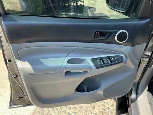 Used 2014 Toyota Tacoma PreRunner RWD image 10