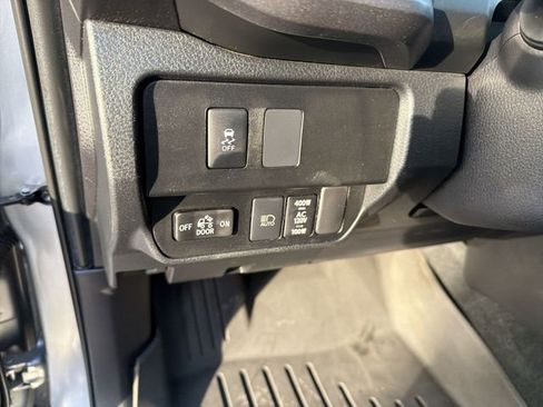 Used 2021 Toyota Tacoma TRD Off-Road AWD/4WD image 11