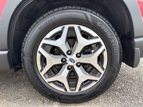 Used 2024 Subaru Forester Premium AWD/4WD image 27