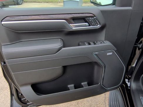 New 2026 GMC Sierra 1500 SLT image 11