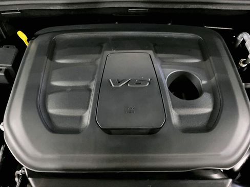 Used 2019 Jeep Grand Cherokee Overland AWD/4WD image 30