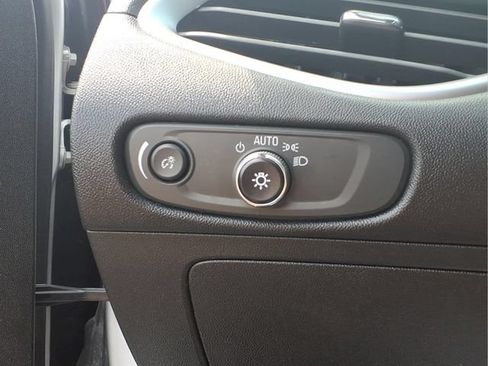 Used 2022 Chevrolet Malibu LT FWD image 15