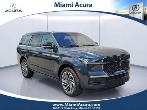 Used 2025 Lincoln Navigator Reserve AWD/4WD image 1