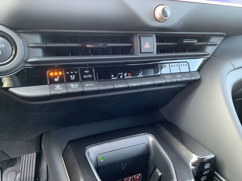 Used 2025 Toyota Crown Signia image 22