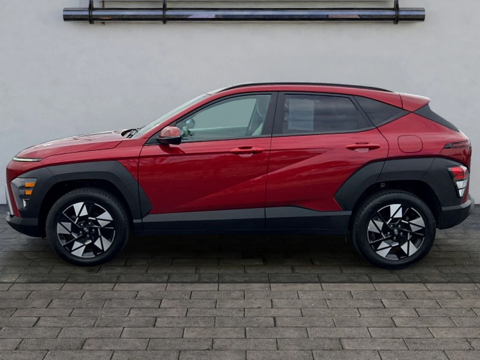 Used 2025 Hyundai Kona SEL AWD/4WD image 6
