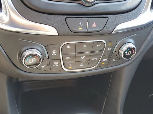 Certified 2024 Chevrolet Equinox LT FWD image 27