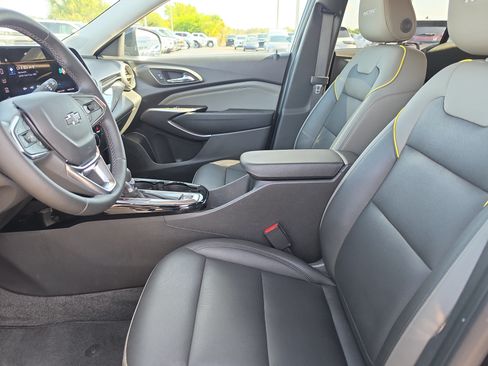 Certified 2025 Chevrolet Trax ACTIV w/ Driver Confidence Package FWD image 15