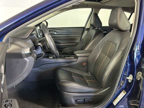 Used 2021 Nissan Altima 2.5 SR w/ SR Premium Package AWD/4WD image 12