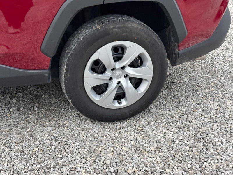 Used 2025 Toyota RAV4 LE AWD/4WD image 12