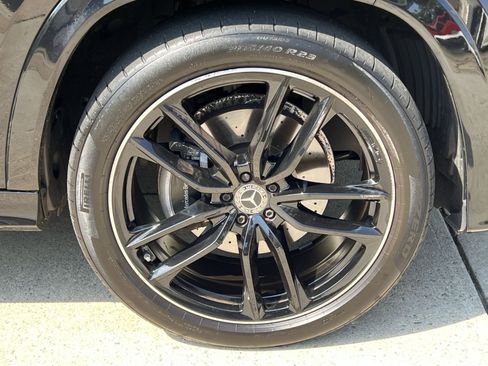 Used 2025 Mercedes-Benz GLS 450 4MATIC image 12