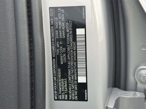 Certified 2025 Volvo XC60 B5 Plus image 17