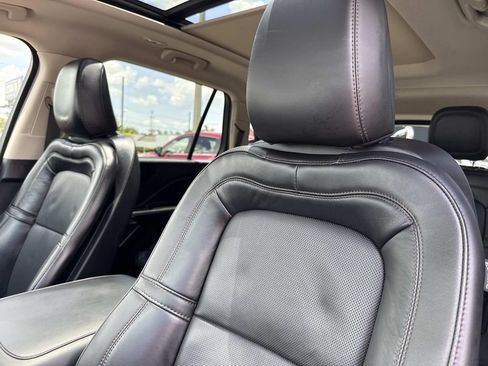Used 2023 Lincoln Aviator Reserve w/ Equipment Group 201A RWD image 28