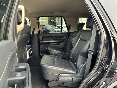 Used 2024 Ford Expedition XLT AWD/4WD image 22