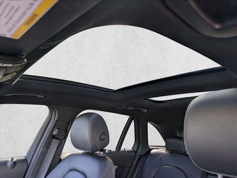 Used 2021 Mercedes-Benz GLC 300 image 23