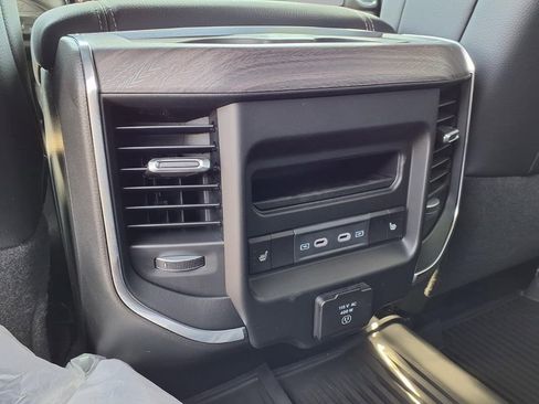New 2026 RAM 2500 Laramie AWD/4WD image 25