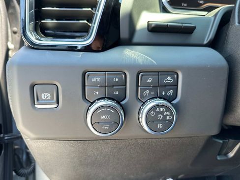 New 2025 GMC Sierra 2500 Denali w/ Denali Reserve Package image 39