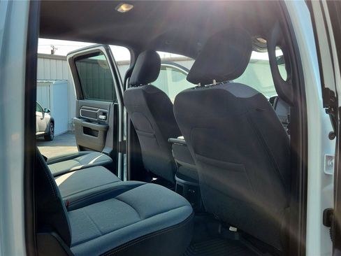 Used 2024 RAM 2500 Big Horn AWD/4WD image 21