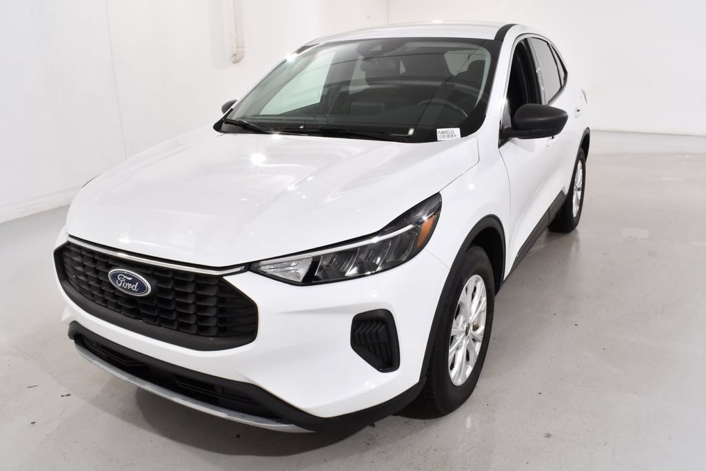 Used 2023 Ford Escape Active AWD/4WD image 2