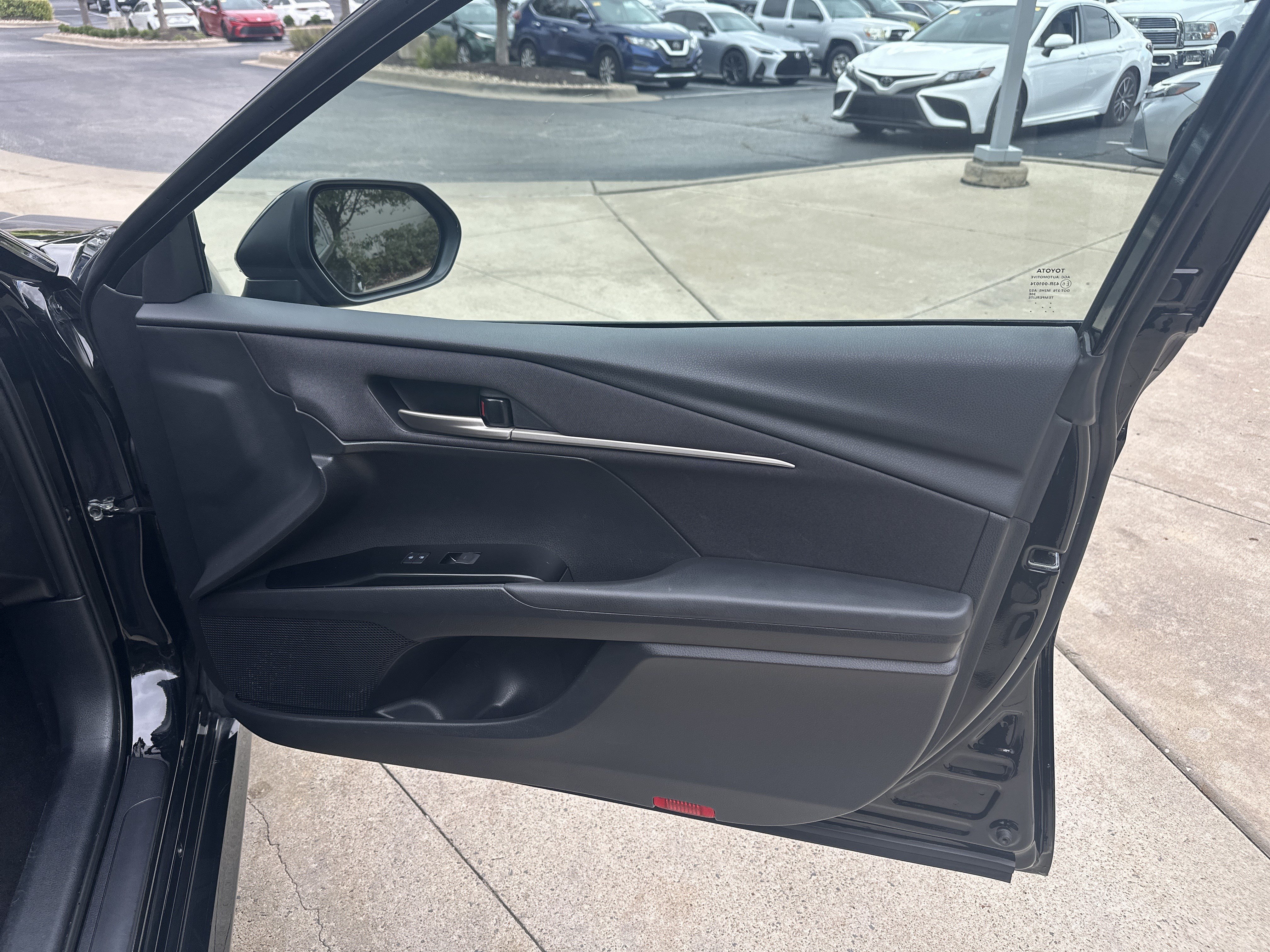 Used 2025 Toyota Camry LE FWD image 29
