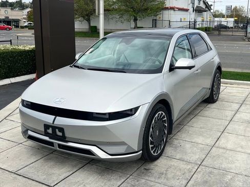 Used 2024 Hyundai Ioniq 5 Limited image 3