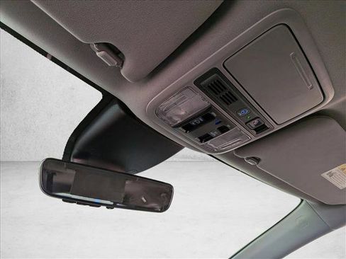 Used 2023 Honda Odyssey Elite image 13