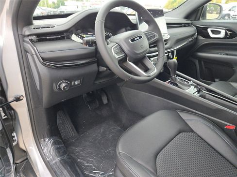 New 2026 Jeep Compass Latitude image 23