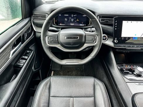 Used 2024 Jeep Wagoneer L Series III w/ Flexible Seating Group image 13