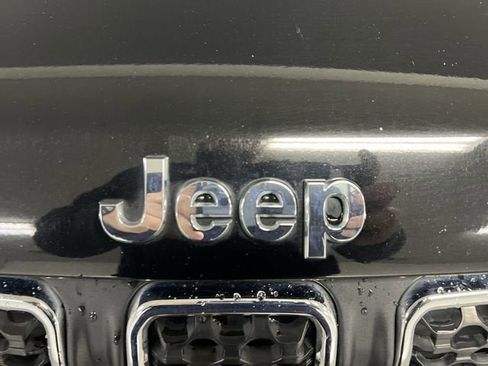 Used 2024 Jeep Compass Latitude AWD/4WD image 30