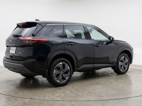 Used 2025 Nissan Rogue SV image 9