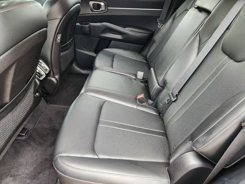 Used 2023 Kia Sorento S image 21