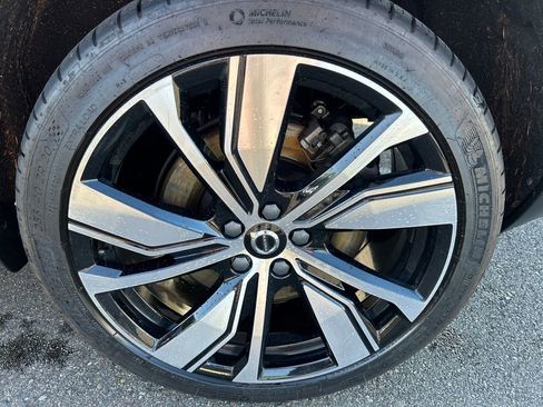 Used 2021 Volvo XC40 P8 Recharge w/ Advanced Package AWD/4WD image 13