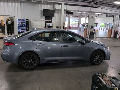 Used 2023 Toyota Corolla SE w/ Carpet Mat Package (TMS) FWD image 11