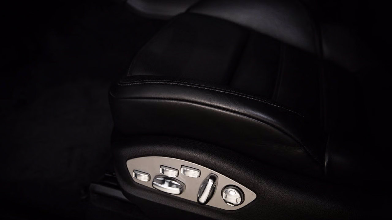 Certified 2026 Porsche Macan AWD/4WD image 14
