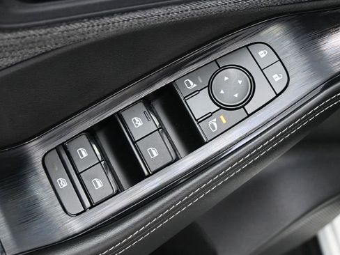 Used 2023 Nissan Rogue SV FWD image 4