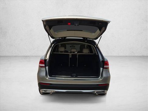 Used 2019 Mercedes-Benz GLC 300 image 5