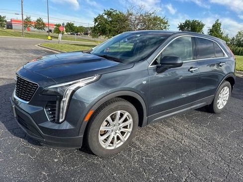 Used 2019 Cadillac XT4 Luxury w/ Cold Weather Package FWD image 1