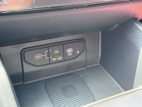 Used 2026 Kia Sportage SX FWD image 25