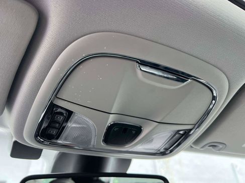 Used 2022 Jeep Cherokee Limited w/ Elite Package AWD/4WD image 29