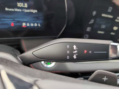 Used 2025 Chevrolet Equinox RS w/ Safety and Technology Package FWD image 16