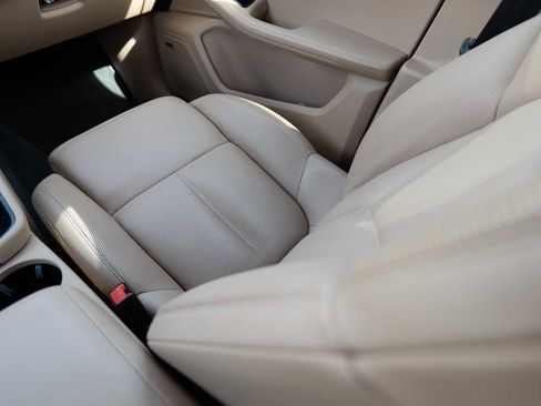 Used 2024 Porsche Macan w/ Premium Plus Package image 27