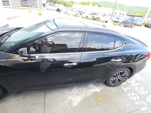Used 2016 Nissan Maxima Platinum w/ Interior Lighting Package FWD image 4