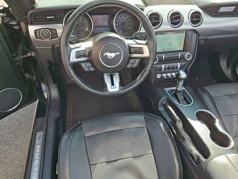 Used 2018 Ford Mustang GT Premium RWD image 12