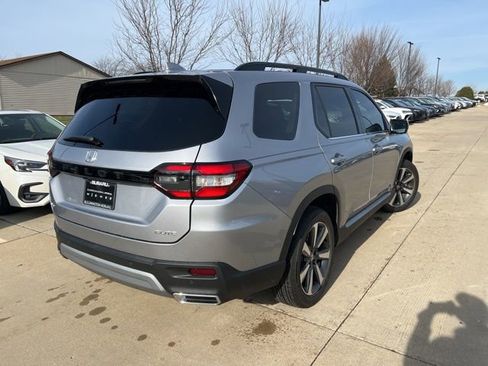Used 2025 Honda Pilot Elite image 6