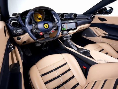 Certified 2019 Ferrari Portofino image 30