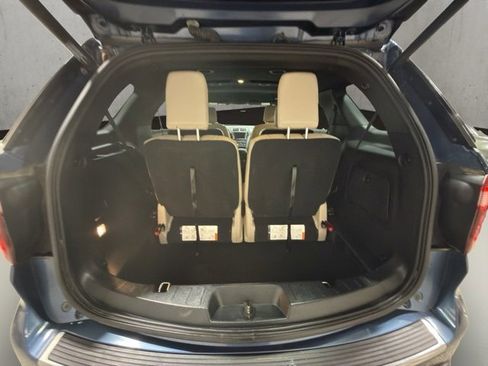Used 2018 Ford Explorer XLT w/ Equipment Group 202A image 23