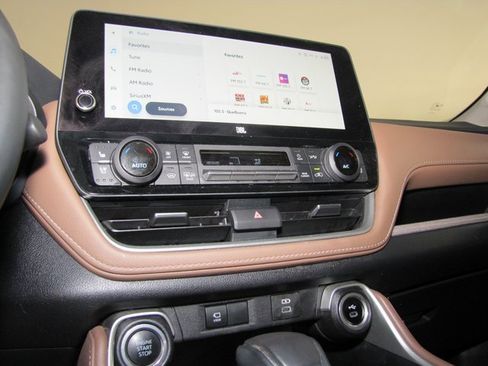 Used 2024 Toyota Grand Highlander Platinum image 7