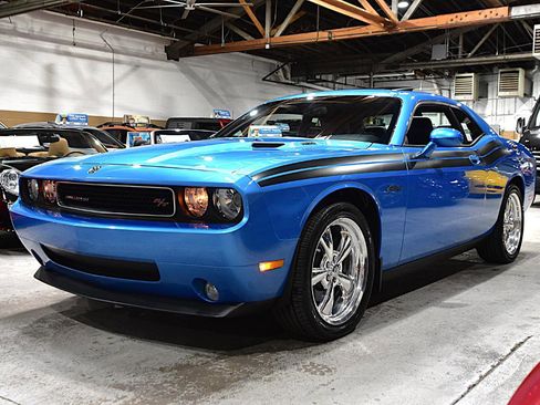 Used 2009 Dodge Challenger R/T RWD image 5