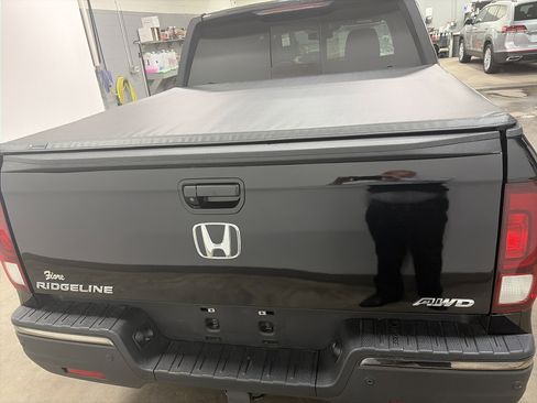 Used 2020 Honda Ridgeline Black Edition image 4